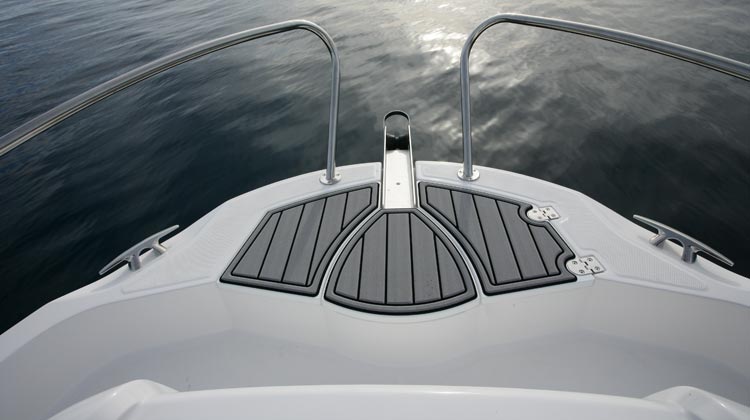 Safe and easy bow access with dedicated location for optional windlass installation